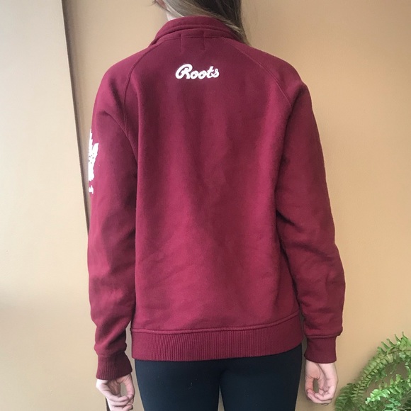 Red Canada roots sweater - Picture 2 of 2